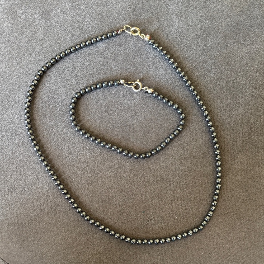 Elegant Black Metallic Beaded Necklace and Bracelet Set